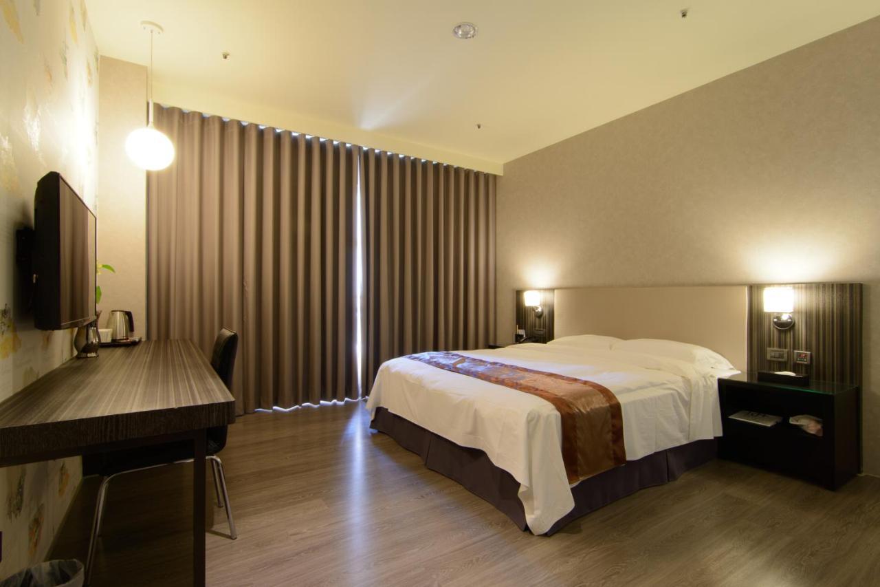 Grand Crystal Hotel Hszincsu Kültér fotó