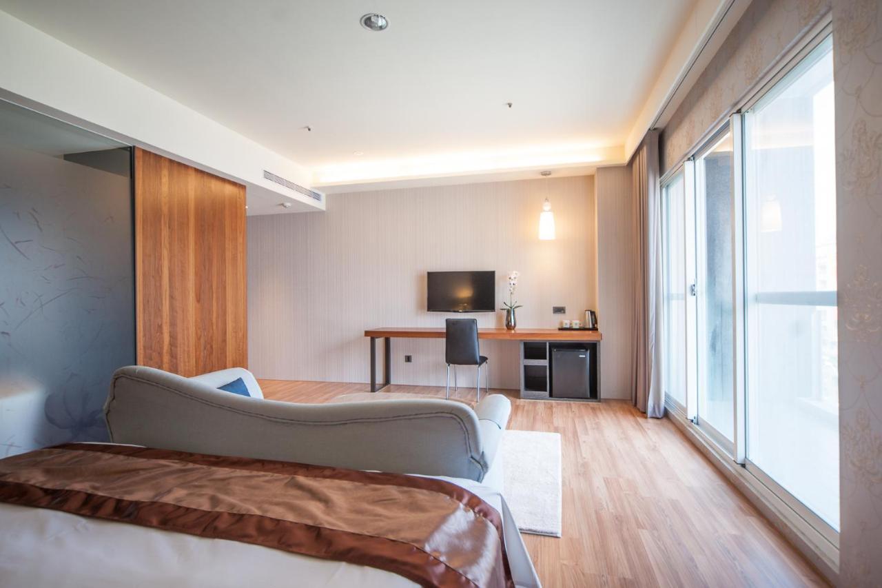 Grand Crystal Hotel Hszincsu Kültér fotó
