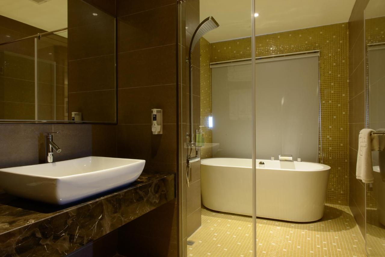 Grand Crystal Hotel Hszincsu Kültér fotó