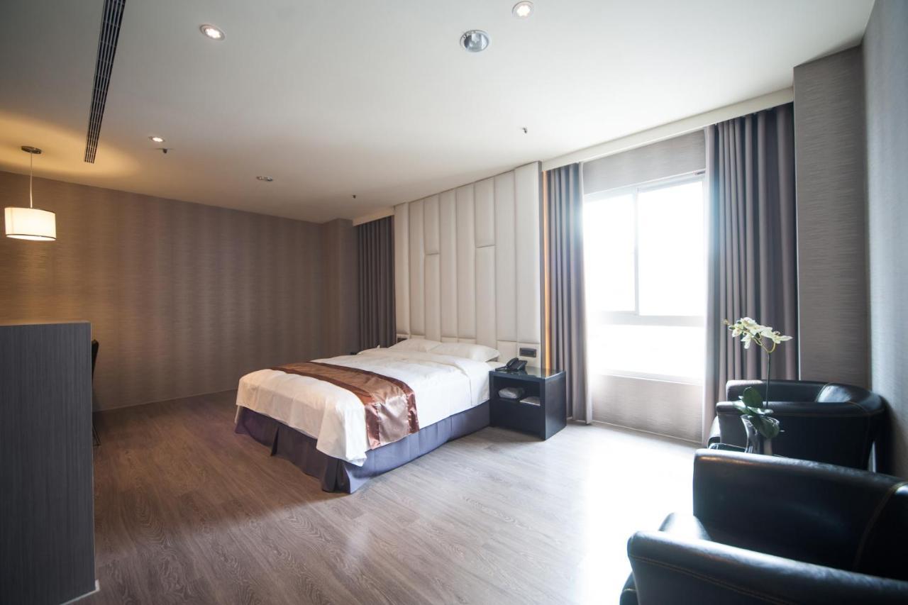 Grand Crystal Hotel Hszincsu Kültér fotó